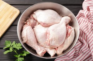 Куриные окорочка в казане на костре Куриные окорочка в казане на костре