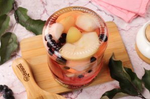 Компот из черноплодки с яблоками на зиму Компот из черноплодки с яблоками на зиму