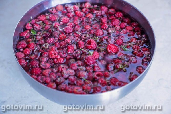 Малиновое варенье-пятиминутка с лимоном Малиновое варенье-пятиминутка с лимоном