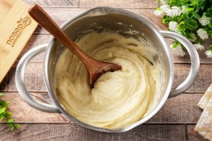 Торт из профитролей со сметанным кремом