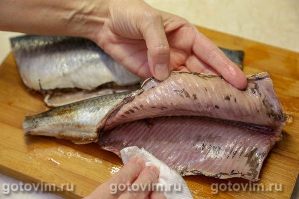 Сельдь олюторская, запеченная с баклажанами Сельдь олюторская, запеченная с баклажанами