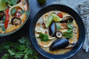 Суп "Том ям" с мидиями Суп "Том ям" с мидиями