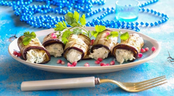 Рулетики из баклажанов с сыром, пошаговый рецепт с фото на 95 ккал