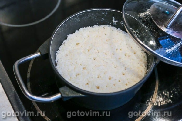 Поке-боул с бобами эдамаме, брокколи и авокадо Поке-боул с бобами эдамаме, брокколи и авокадо