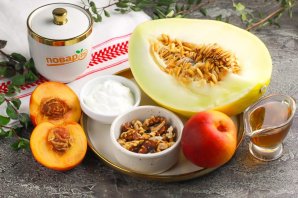 Фруктовый салат с дыней и нектаринами Фруктовый салат с дыней и нектаринами