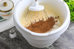 Шоколадный торт со сметанным кремом без пропитки Шоколадный торт со сметанным кремом без пропитки