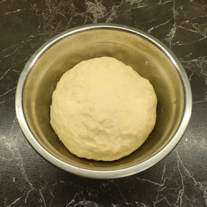 Рулет на дрожжевом тесте с творогом