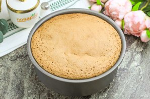 Шоколадный торт с кремом из вареной сгущенки Шоколадный торт с кремом из вареной сгущенки