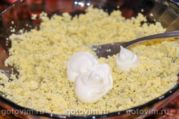 Салат «Сугробы» с курицей, яйцом и сыром Салат «Сугробы» с курицей, яйцом и сыром