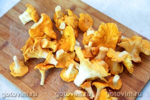 Шашлык из лисичек с беконом и луком