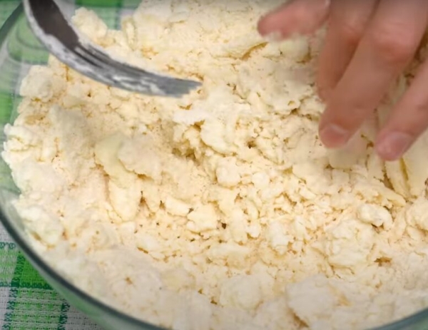 Самое вкусное творожное печенье. Простой рецепт без миксера: идеально к чаю Самое вкусное творожное печенье. Простой рецепт без миксера: идеально к чаю