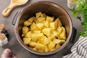 Свинина с картошкой в мультиварке