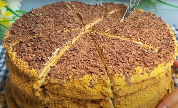 «Микадо» — без преувеличения, самый хрустящий торт к чаю или кофе. На следующий день ещё вкуснее «Микадо» — без преувеличения, самый хрустящий торт к чаю или кофе. На следующий день ещё вкуснее