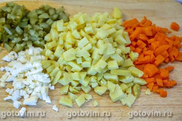 Оливье с копченой колбасой Оливье с копченой колбасой