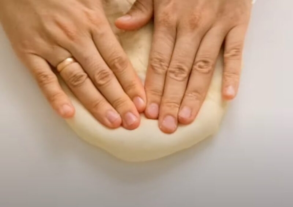 Вкусные луковые лепешки на сковороде. Готовим и едим уже 2 дня подряд: простой рецепт Вкусные луковые лепешки на сковороде. Готовим и едим уже 2 дня подряд: простой рецепт