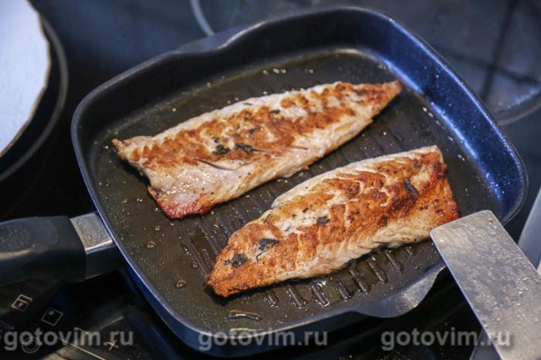 Турецкий сэндвич с рыбой (Балык Экмек) Турецкий сэндвич с рыбой (Балык Экмек)