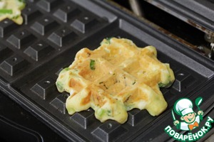 Вафли с яйцом и зеленым луком