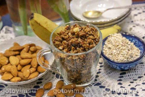 Бананабрэд гранола с миндалем (Banana Bread Granola) Бананабрэд гранола с миндалем (Banana Bread Granola)