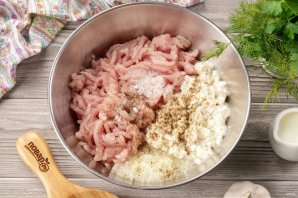 Куриные биточки в сливочном соусе Куриные биточки в сливочном соусе