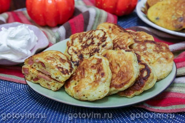 Пышные оладьи с тыквой и беконом