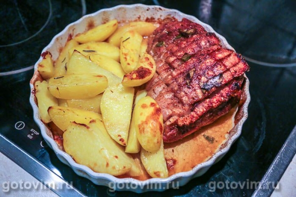 Свиная грудинка, запеченная со специями Свиная грудинка, запеченная со специями