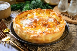 Пирог с курицей из бездрожжевого теста Пирог с курицей из бездрожжевого теста