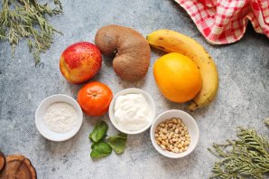 Фруктовый салат с нектарином и бананом Фруктовый салат с нектарином и бананом