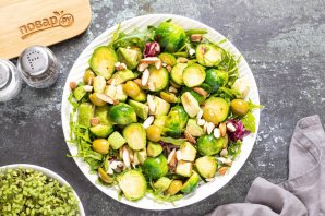 Салат с авокадо и брюссельской капустой Салат с авокадо и брюссельской капустой