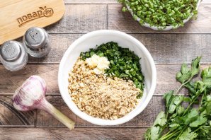 Баклажаны с чесноком и орехами