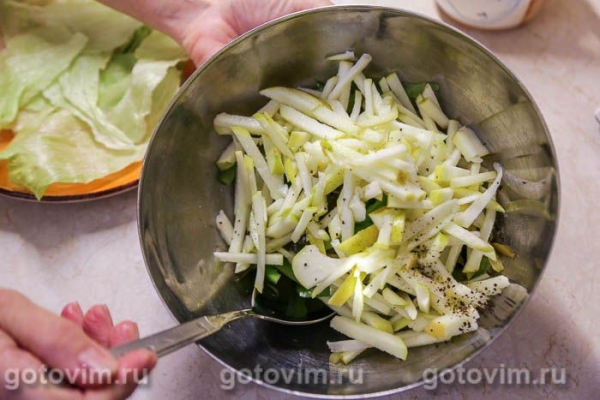 Салат «Пражский» с жареным мясом, перцем и яблоками Салат «Пражский» с жареным мясом, перцем и яблоками