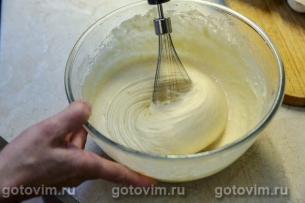 Пицца на кефире с ветчиной, сыром, беконом и помидорами Пицца на кефире с ветчиной, сыром, беконом и помидорами