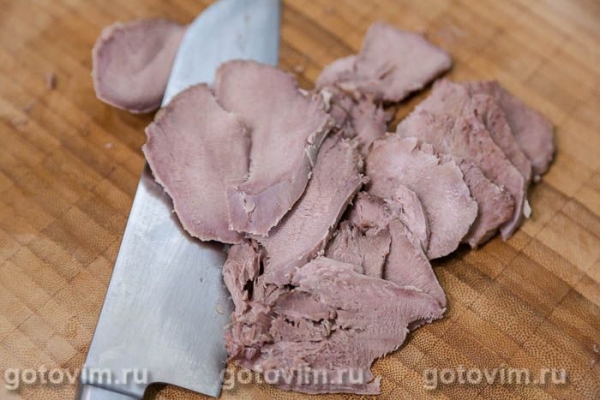 Запеканка из свиного языка с картофелем и сырным соусом бешамель в микроволновке