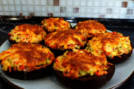 Булочки с начинкой Булочки с начинкой