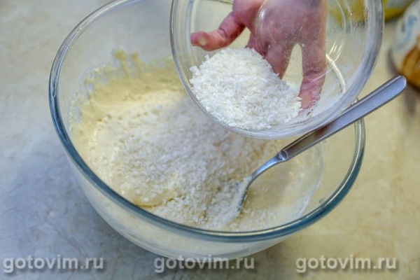 Творожные кексы с кокосовой стружкой в формочках