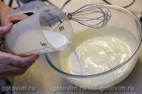 Пирог с черной смородиной и гранулированным сахаром Пирог с черной смородиной и гранулированным сахаром