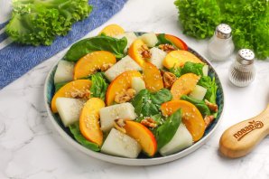 Салат с нектаринами и дыней Салат с нектаринами и дыней