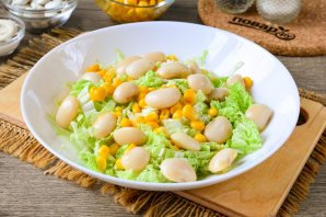 Салат с капустой, кукурузой и фасолью Салат с капустой, кукурузой и фасолью