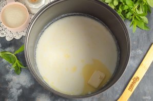 Манная каша на молоке в мультиварке Редмонд Манная каша на молоке в мультиварке Редмонд