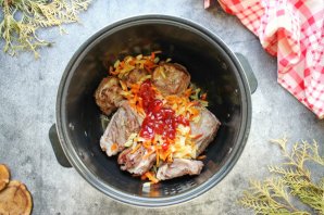 Говяжья грудинка в мультиварке Говяжья грудинка в мультиварке