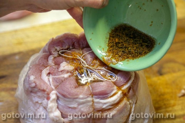 Рулет из свиного подчеревка (пашины) с клюквой и мандаринами Рулет из свиного подчеревка (пашины) с клюквой и мандаринами