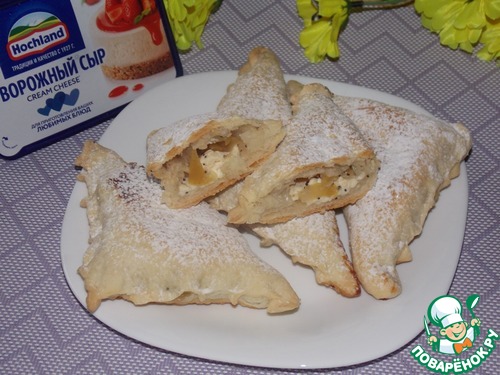 Слойки с творожным сыром и яблоками