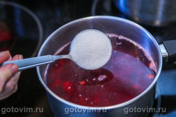 Компот из костяники и ежевики Компот из костяники и ежевики