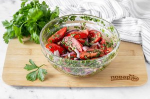 Маринованные помидоры с зеленью Маринованные помидоры с зеленью