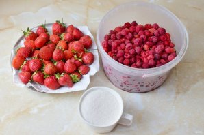 Варенье из малины и клубники Варенье из малины и клубники