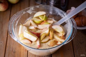 Мамина шарлотка с яблоками Мамина шарлотка с яблоками