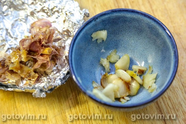 Закусочное масло с печеным чесноком Закусочное масло с печеным чесноком