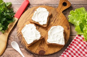 Бутерброды с колбасой и сыром Бутерброды с колбасой и сыром