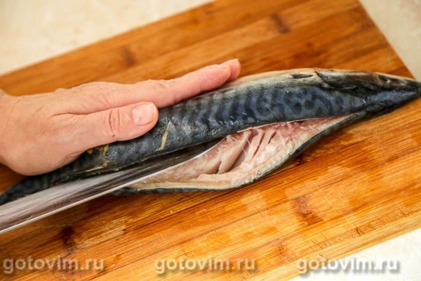 Скумбрия лодочкой, фаршированная овощами Скумбрия лодочкой, фаршированная овощами