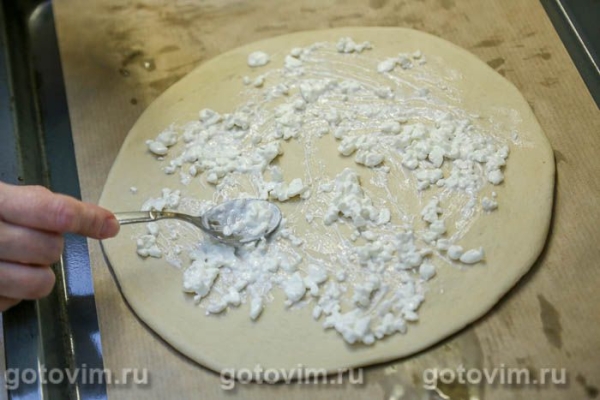 Пицца «Четыре сыра» с виноградом Пицца «Четыре сыра» с виноградом