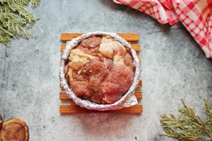 Новогодний мясной шар Новогодний мясной шар